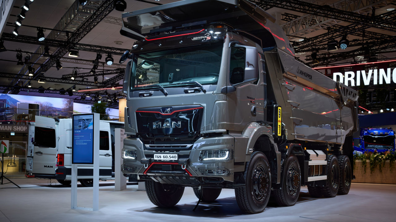 16_9 - 2400 x 1350 px-MAN-IAA-2.jpg